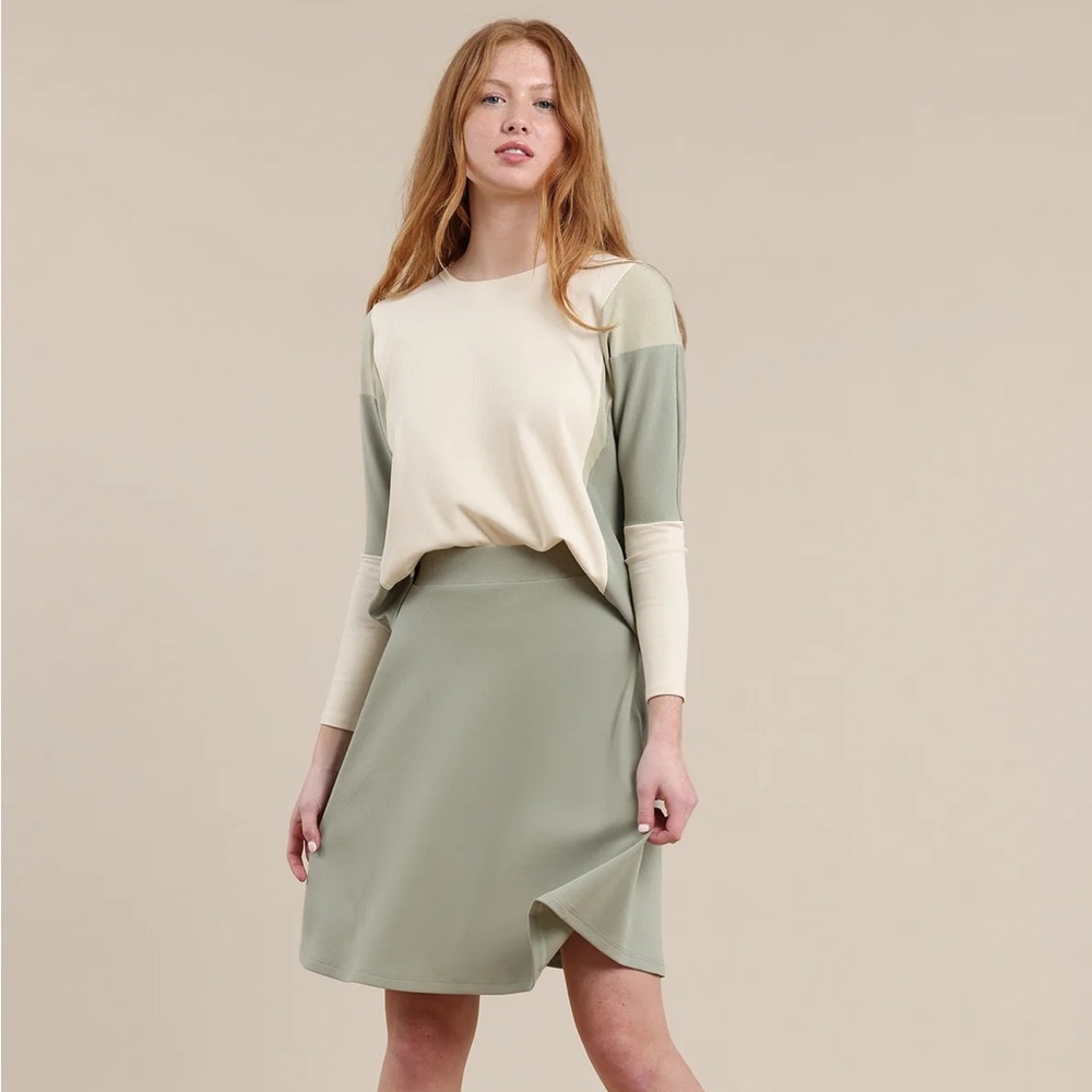 Apparalel Topaz Skirt in Light Sage